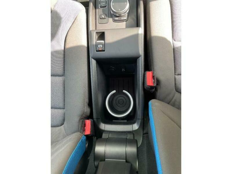 i3