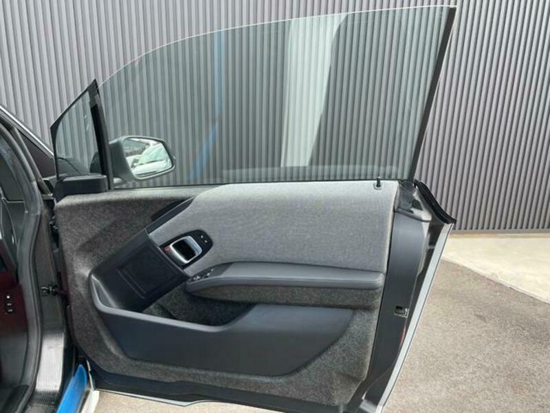 i3