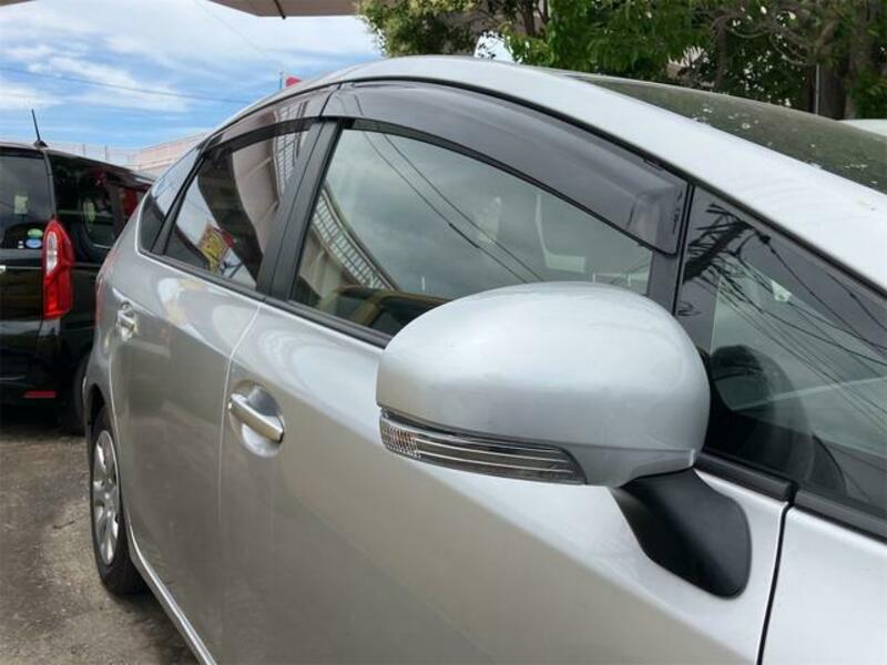 PRIUS ALPHA
