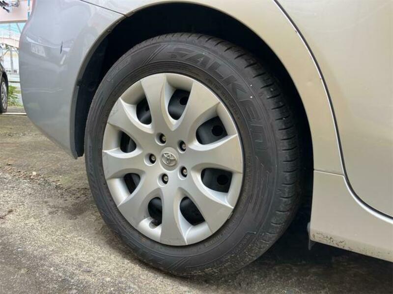 PRIUS ALPHA