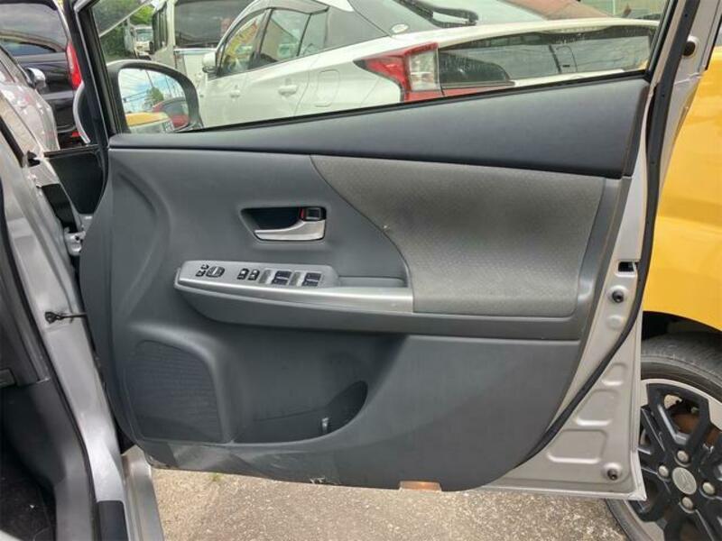 PRIUS ALPHA