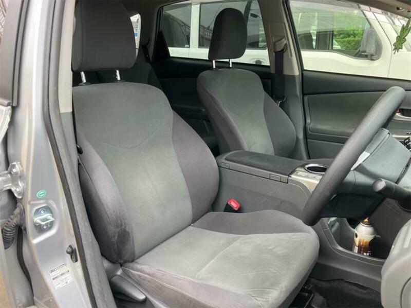 PRIUS ALPHA