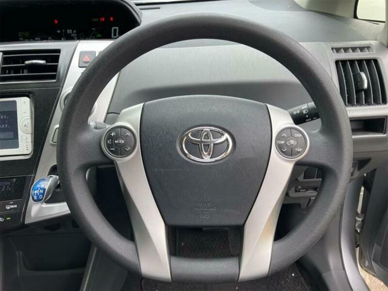 PRIUS ALPHA
