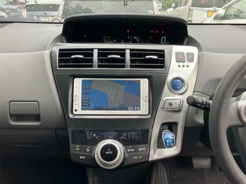 PRIUS ALPHA