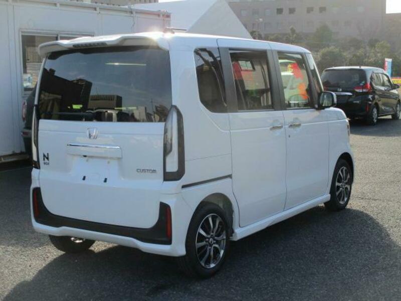 N BOX CUSTOM