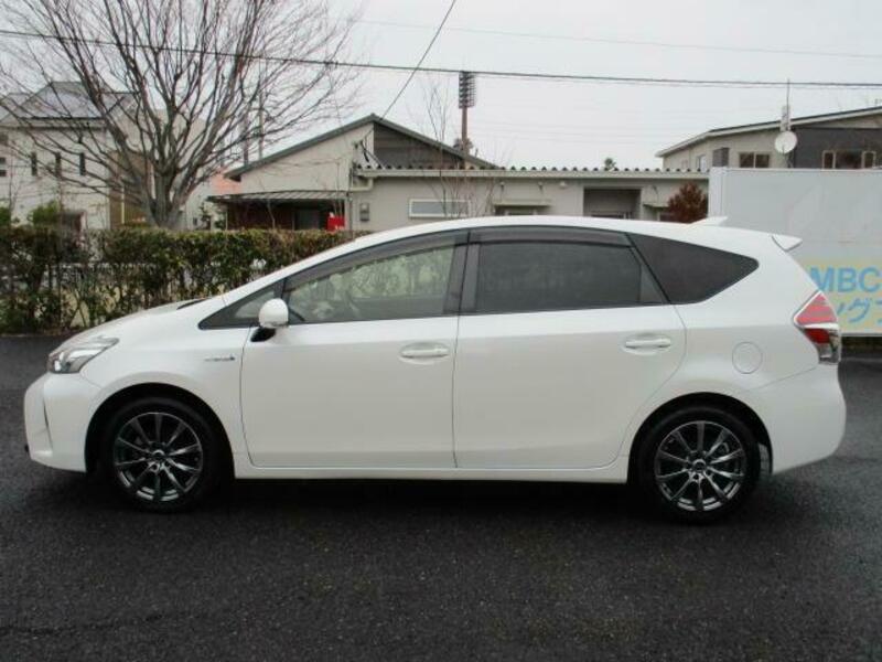 PRIUS ALPHA