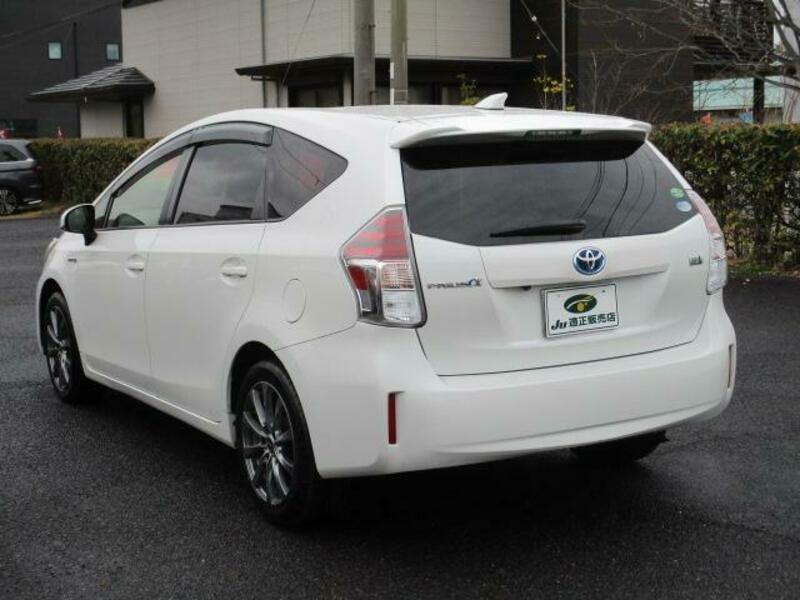 PRIUS ALPHA