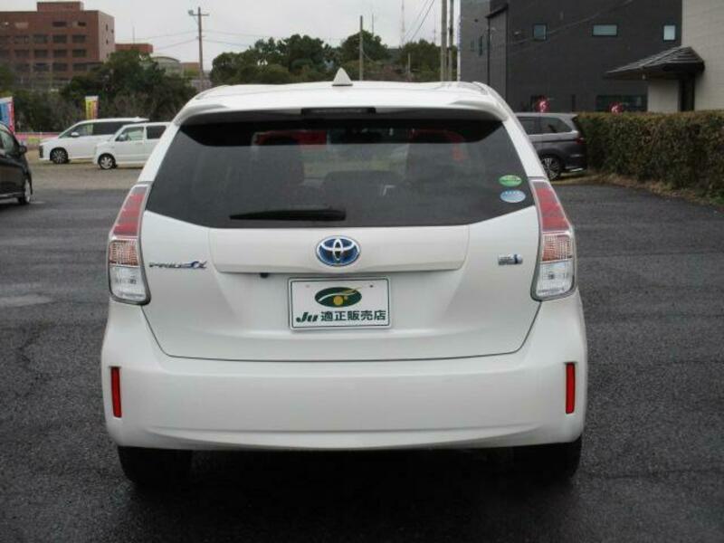 PRIUS ALPHA