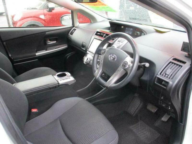 PRIUS ALPHA