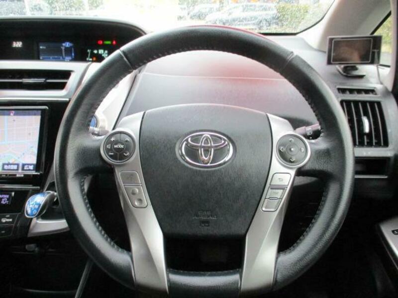PRIUS ALPHA