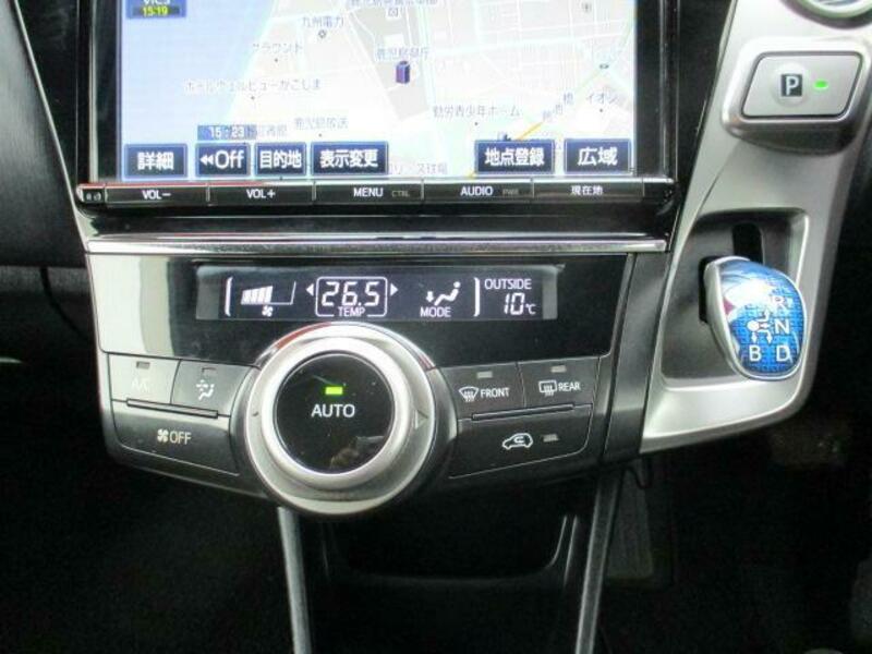 PRIUS ALPHA