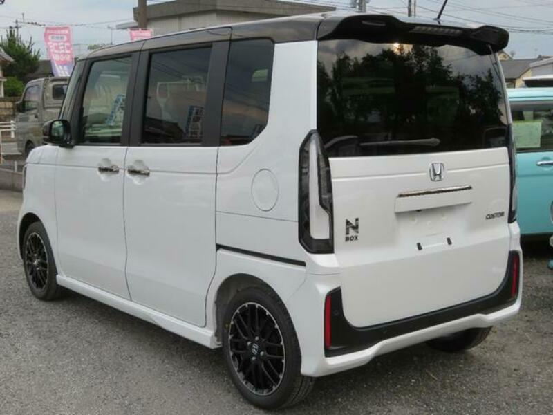 N BOX CUSTOM