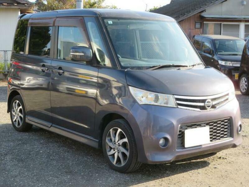 NISSAN ROOX