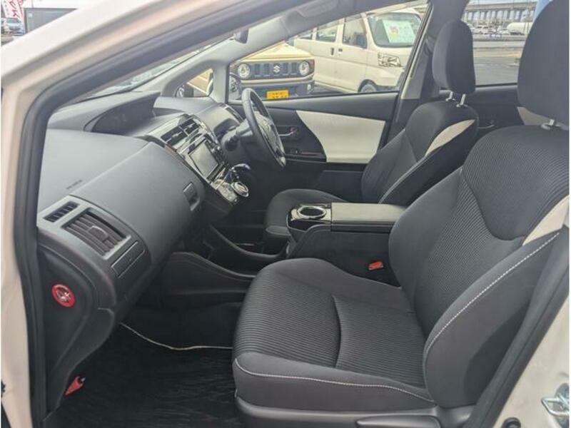 PRIUS ALPHA