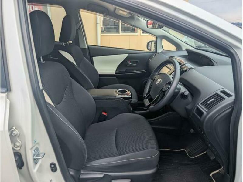 PRIUS ALPHA