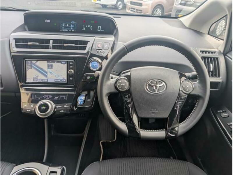 PRIUS ALPHA