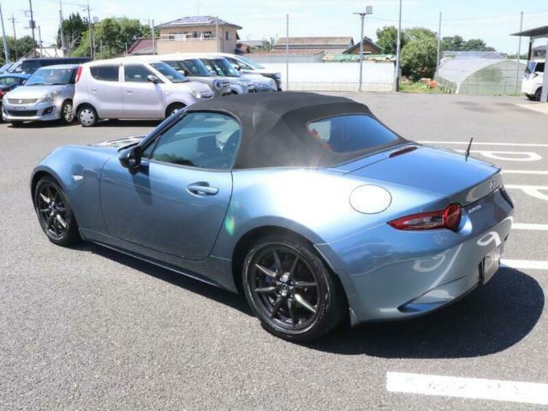 ROADSTER