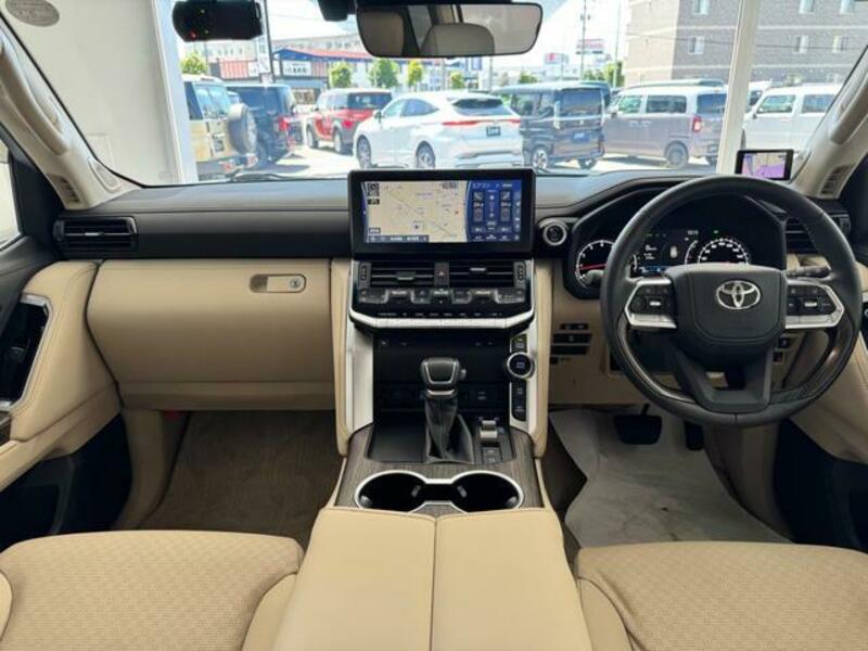 LAND CRUISER