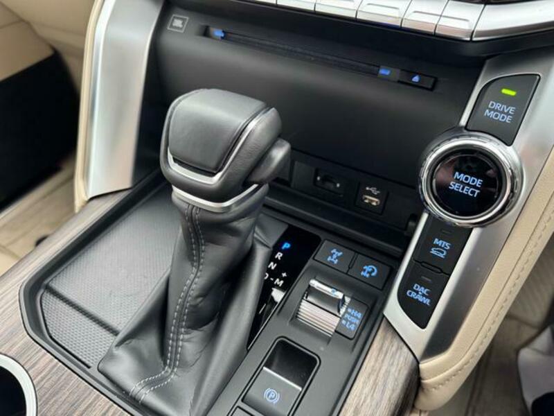 LAND CRUISER