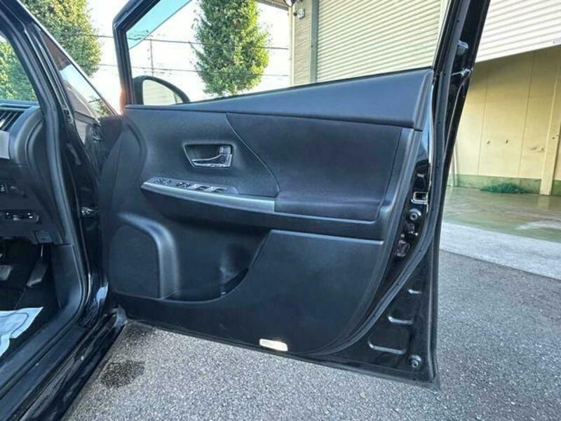 PRIUS ALPHA