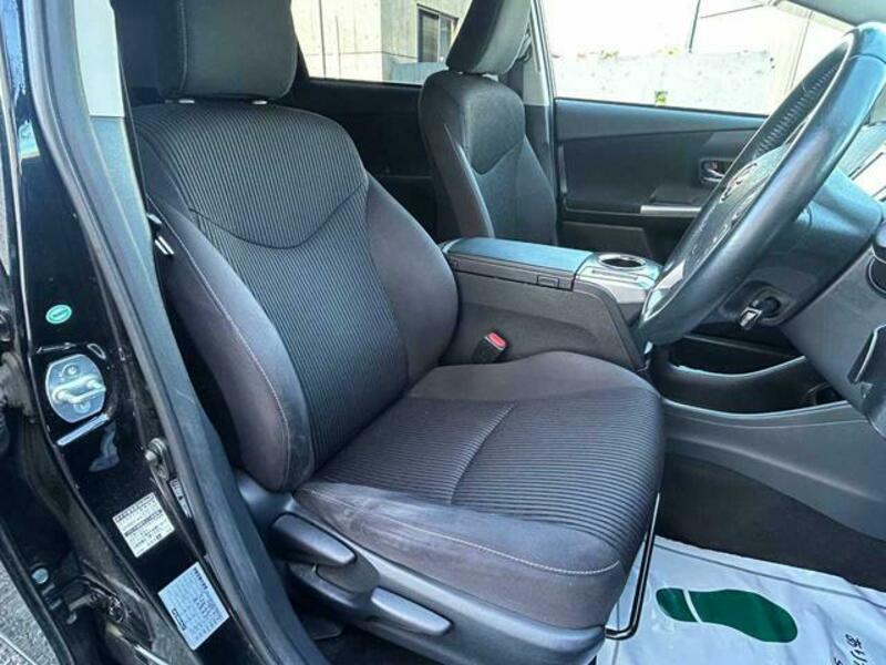 PRIUS ALPHA