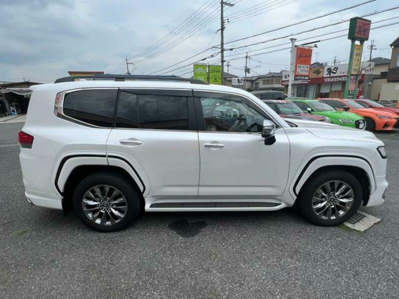 LAND CRUISER