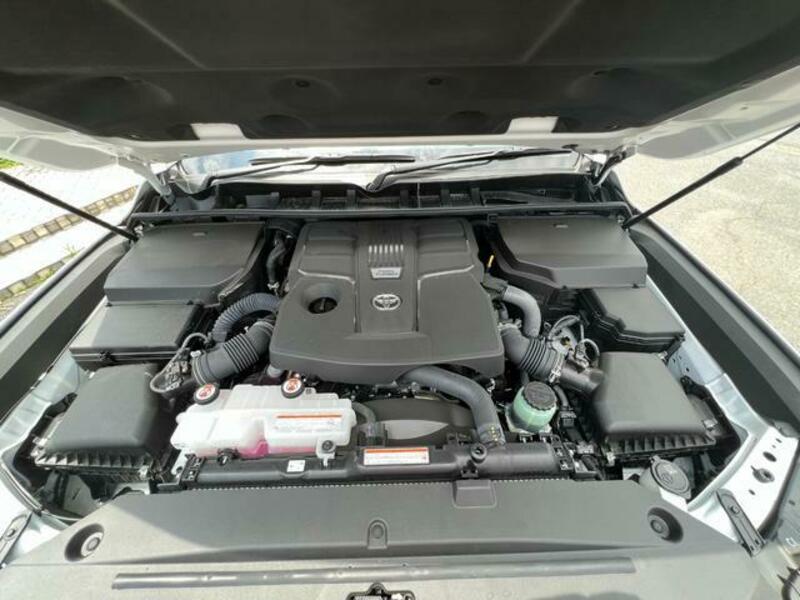 LAND CRUISER