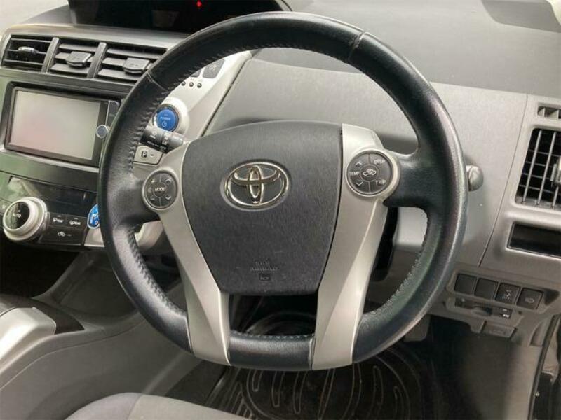 PRIUS ALPHA