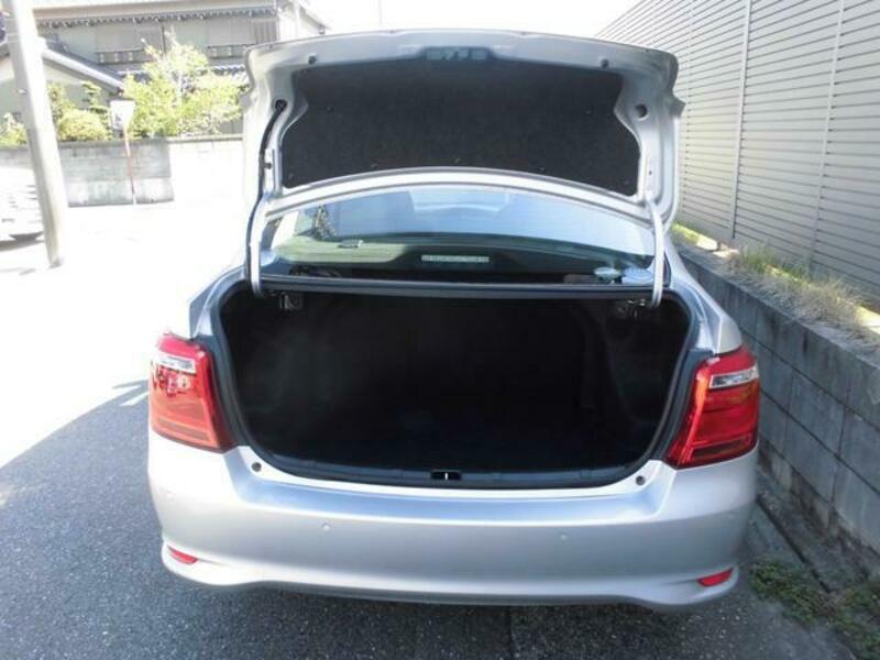 COROLLA AXIO