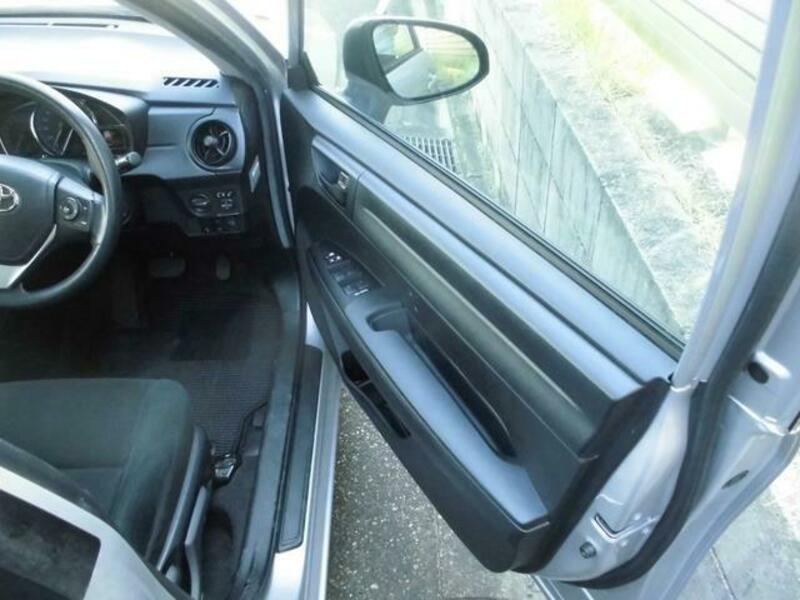 COROLLA AXIO