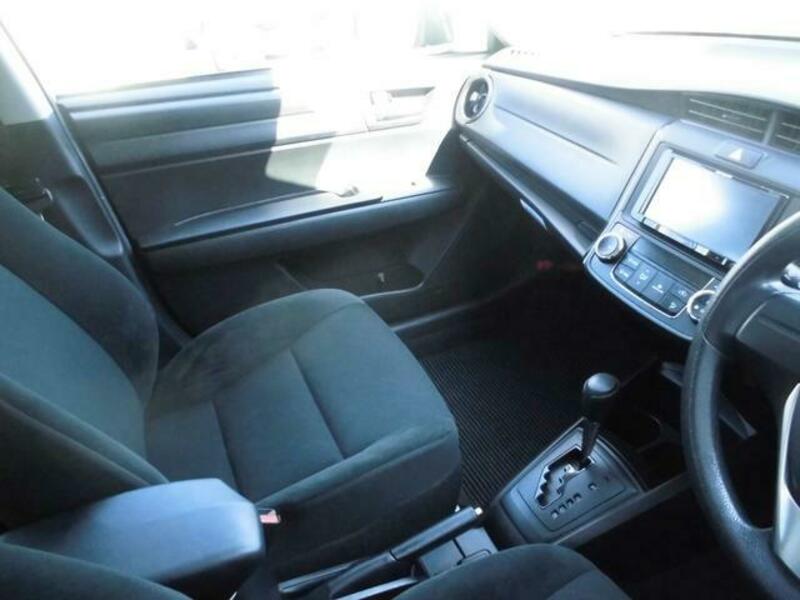 COROLLA AXIO