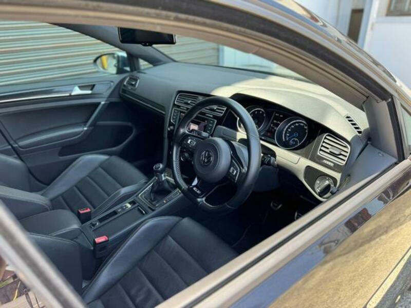 GOLF R