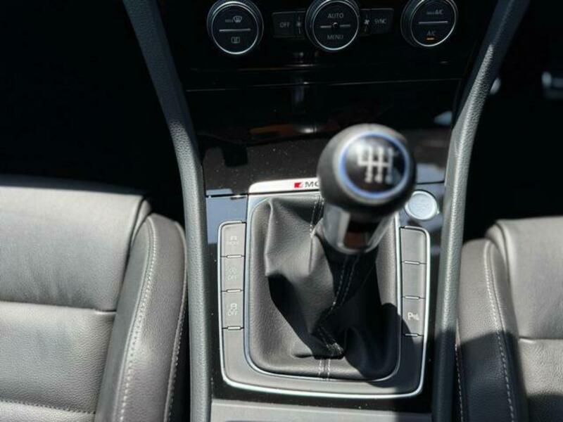 GOLF R