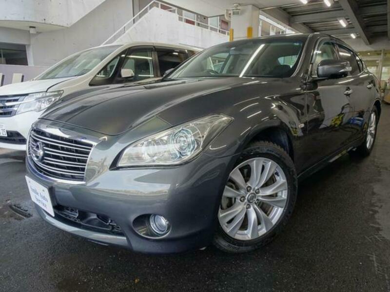 NISSAN FUGA