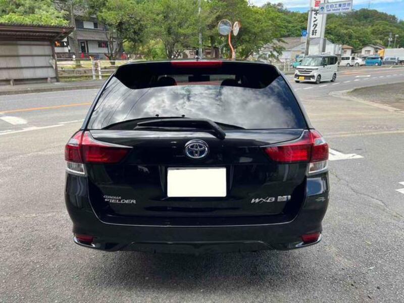 COROLLA FIELDER