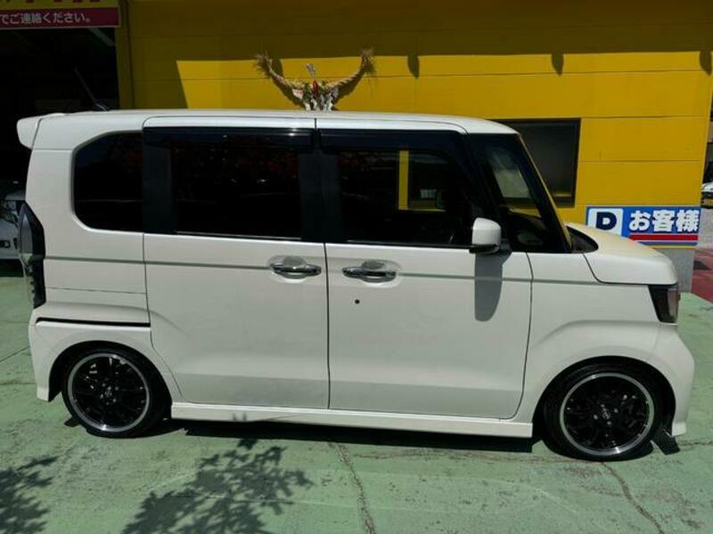 N BOX CUSTOM