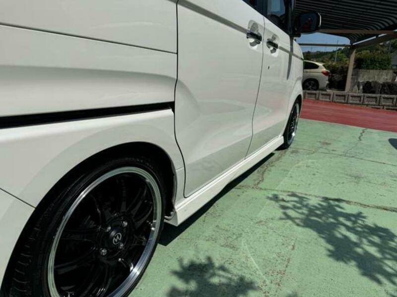 N BOX CUSTOM
