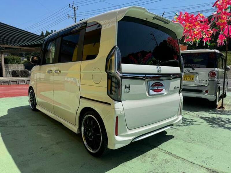 N BOX CUSTOM