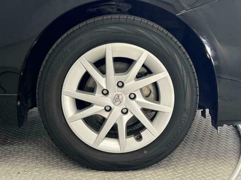 PRIUS ALPHA