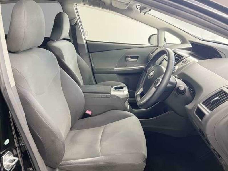 PRIUS ALPHA