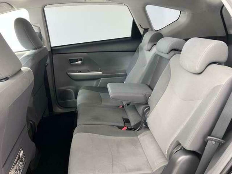 PRIUS ALPHA