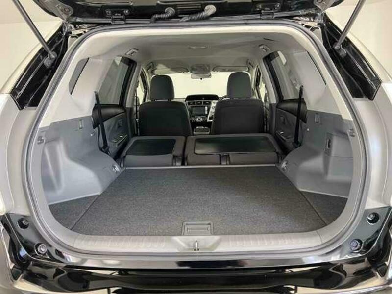 PRIUS ALPHA