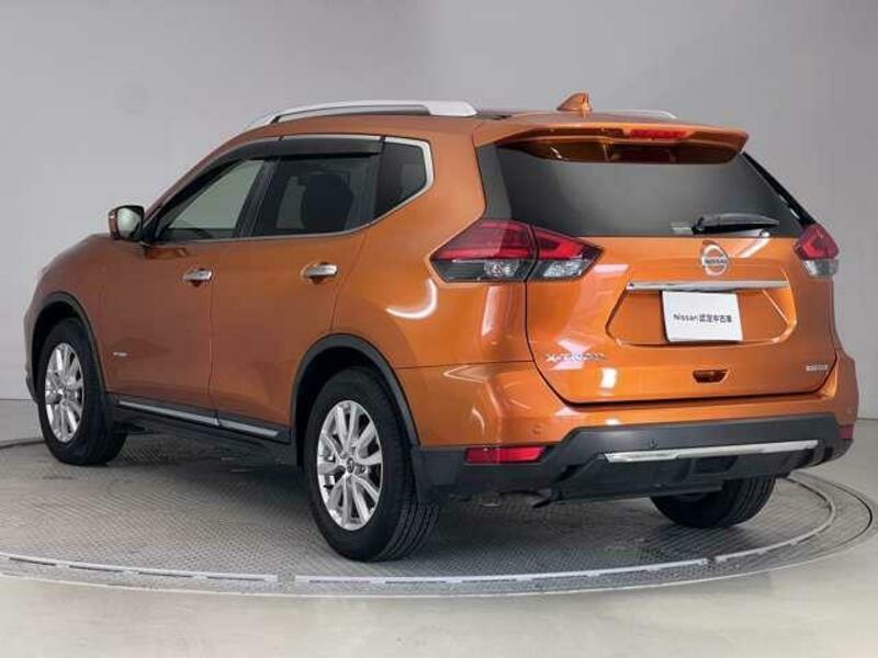 X-TRAIL