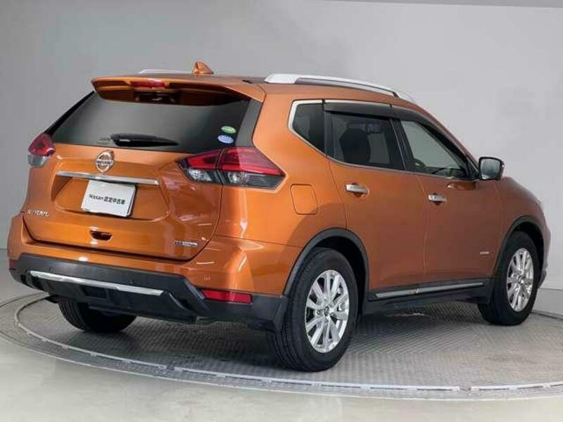 X-TRAIL
