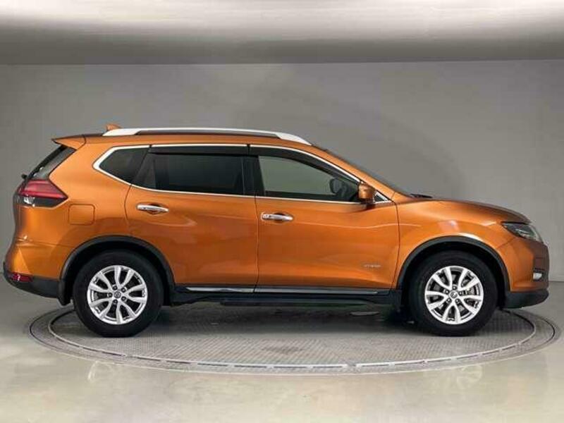 X-TRAIL
