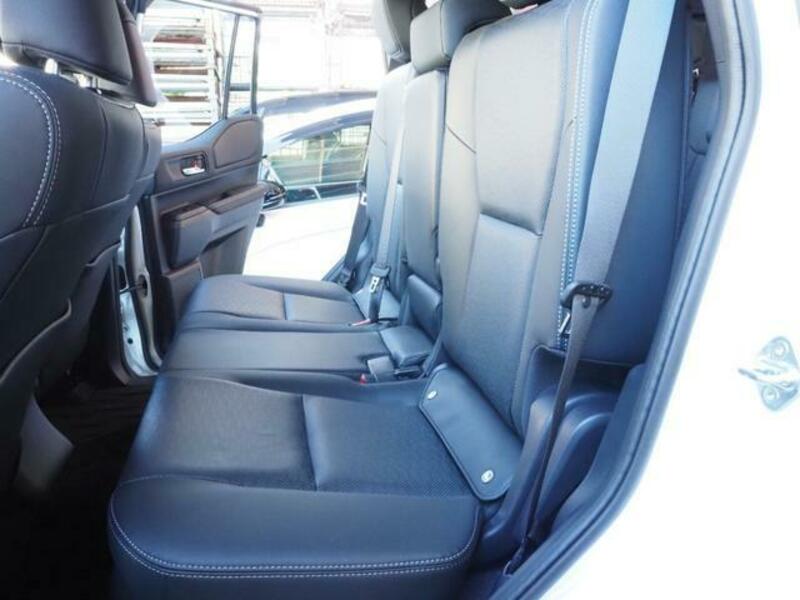 LAND CRUISER 250