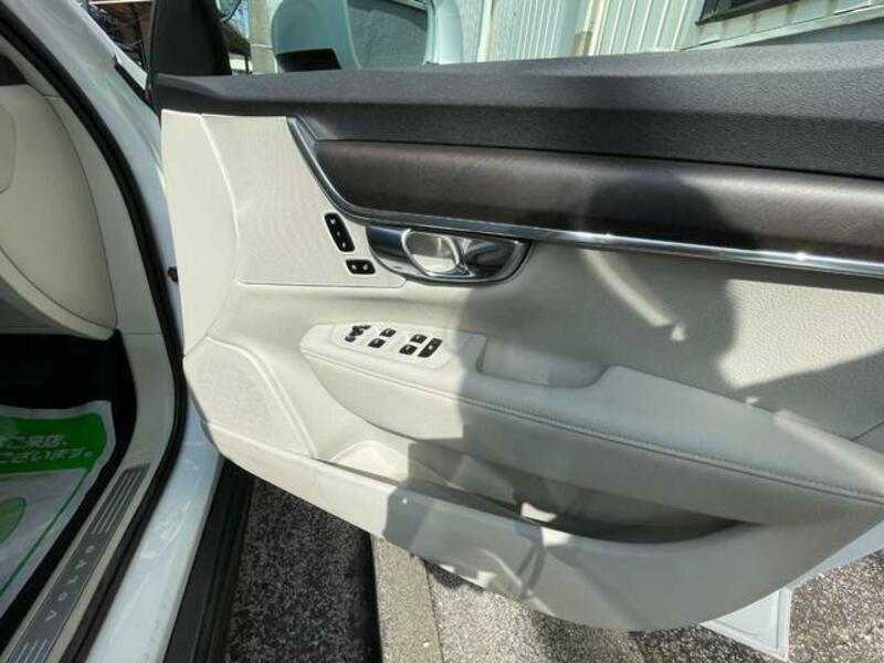 V90