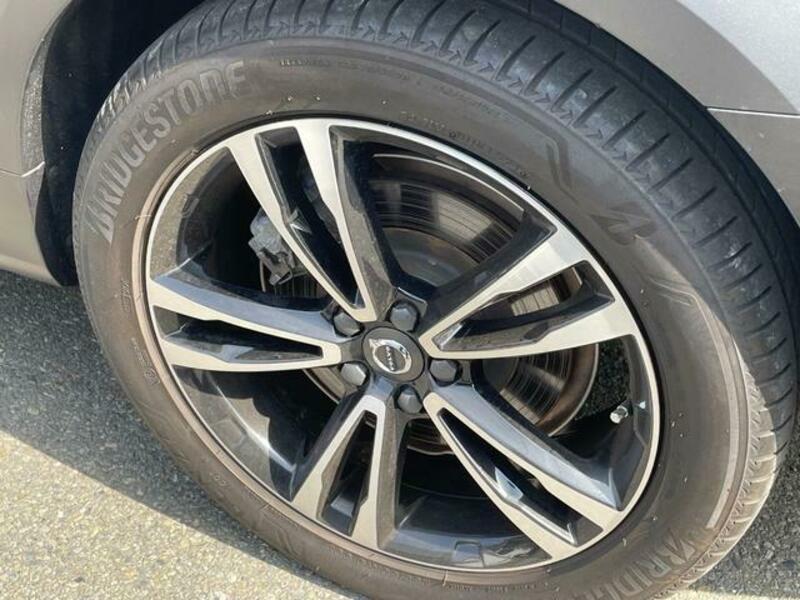 V90