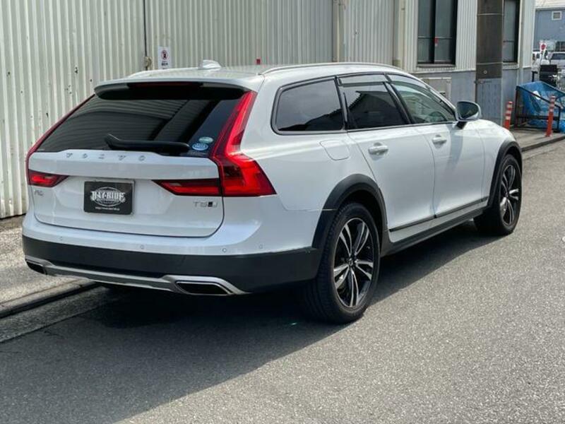V90