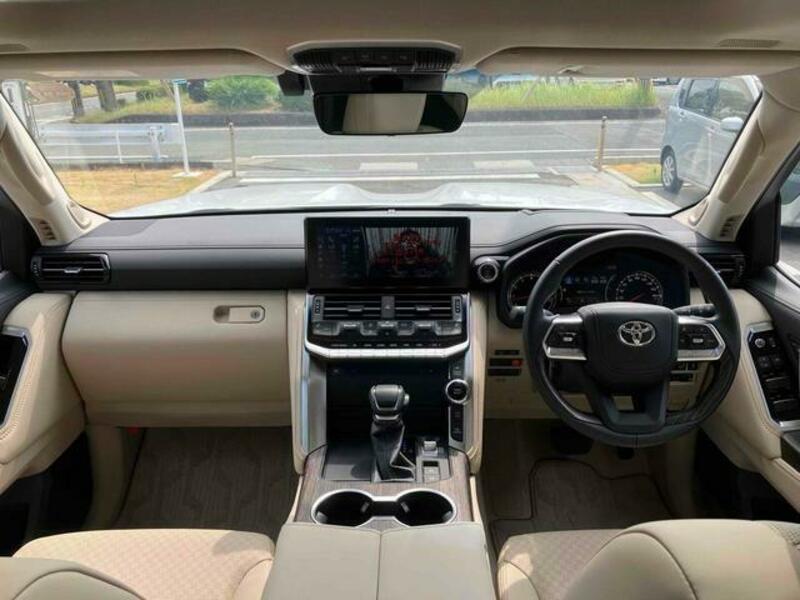 LAND CRUISER